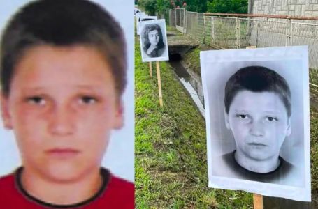 Fotografija dječaka ubijenog 2008. u Arilju postavljena u Potočarima kao simbol srpskog stradanja...