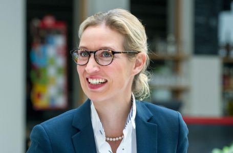 Nikad jači AfD objavio čiju zastavu zabranjuje u slučaju dolaska na vlast u Njemačkoj