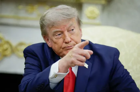 Veliki preokret: Trump odustaje od naknada za Hormuz! A tek kad čujete šta je naredio Natenjahuu...