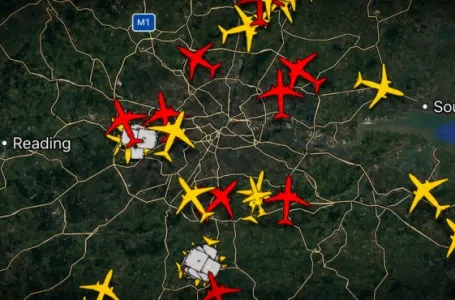 Drama iznad Londona! Devet aviona proglasilo uzbunu: Objavljeni prvi snimci haosa (VIDEO)
