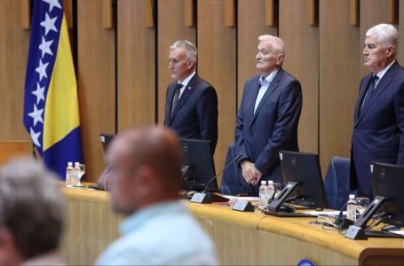 Ključni zakoni za evropski put pred Domom naroda BiH, sjednica je počela burno