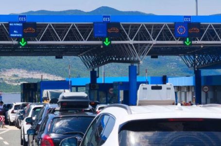 Kilometarske kolone na granicama BiH: Velike gužve na izlazu iz zemlje