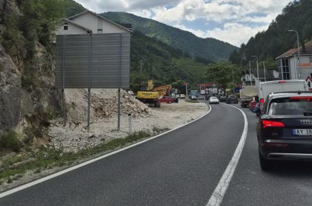 Kilometarske kolone pred Konjicom i Jablanicom