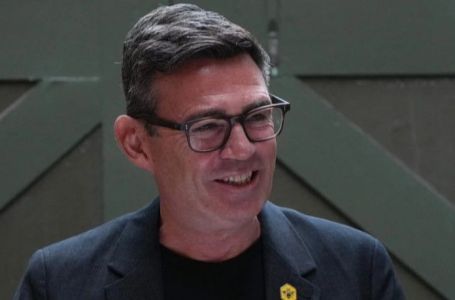 Od gradonačelnika Mančestera do premijera: Ko je novi britanski lider Endi Bernam