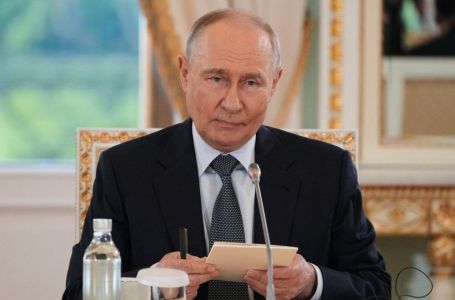 Britanski admiral otkrio šta bi Putin uradio prije moguće naredbe za udar