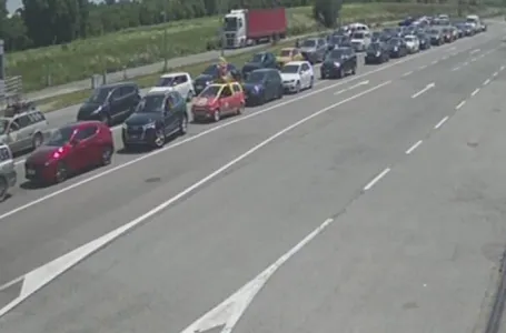 Duge kolone vozila u oba smjera: Ako putujete, izbjegavajte ove granične prijelaze
