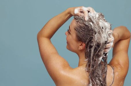 Kosu perete u pogrešno vrijeme? Ova navika može učiniti da se brže masti