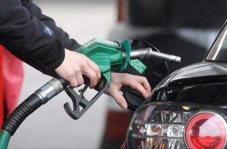 Cijena nafte u oštrom padu, hoće li pojeftiniti gorivo u BiH