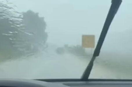 Snažno nevrijeme zahvatilo ovaj dio Srbije, provala oblaka paralisala saobraćaj: Poslan hitan apel