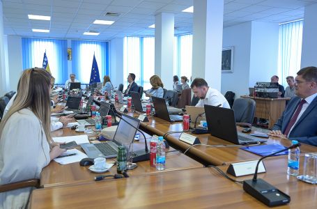 Poslodavci će moći uplatiti radnicima pomoć u visini do 300 KM do 31. januara 2027. godine