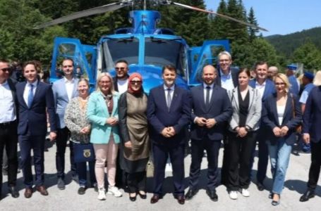 Lažna promocija na Igmanu: Helikopter MUP-a KS vraćen u Češku na doradu, nije registrovan i još...