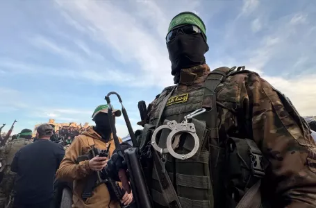 Odbor za mir: Hamas prihvatio plan razoružanja, slijedi povlačenje izraelskih snaga iz Gaze