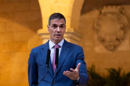 Sanchez stigao u Ceutu nakon masovnog ulaska migranata