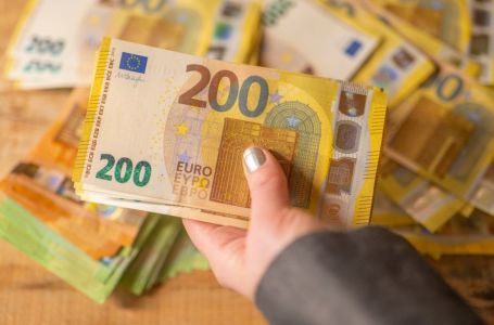 Novac stiže za 4 znaka: Evo ko će dobiti pare do 8. avgusta