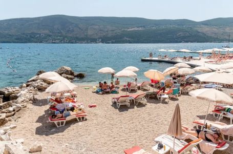 Ko je ljetovao u Crnoj Gori, nek pogleda svoja stopala: Žene i muškarci primećuju istu stvar