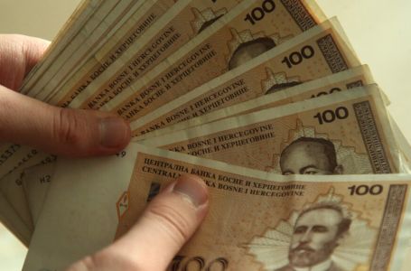 Povećano mjesečno primanje za ove roditelje: Isplata većeg iznosa počinje u septembru
