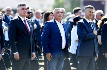 Ko je čovjek koji je sjedio između Plenkovića i Milanovića na proslavi Oluje? Prošao je niz ratišta
