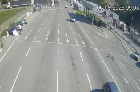 Krenuli na more u Crnu Goru, a kad su stigli na prelaz, ostali u šoku!