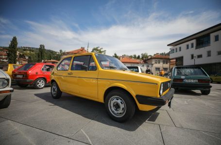 Auto koje stoji na suncu ne hladi se najbrže klimom, nego postupkom koji traje petnaest sekundi