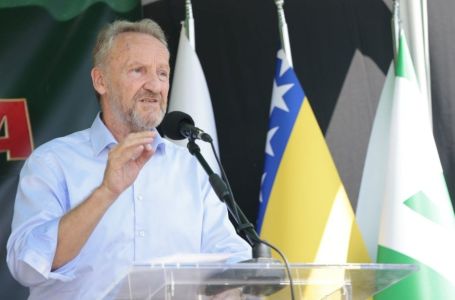 Izetbegović u nevjerici: "Naš položaj u svijetu je nikakav, ne sjedimo za pregovaračkim stolom..."