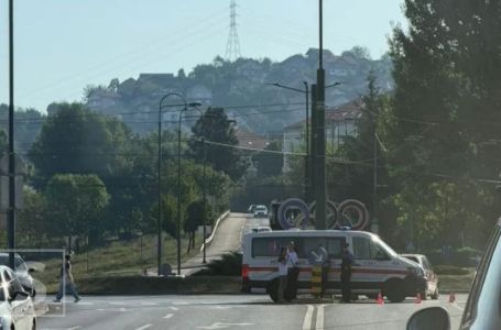 Novi incident u Sarajevu: Automobil pokosio ženu na romobilu, saobraćaj se odvija otežano