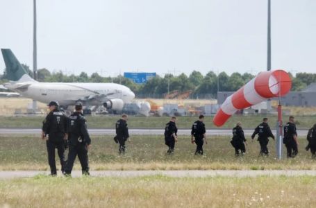 Šta se ovo dešava? Njemačka u panici, lociran još 1 dron na aerodromu! Više puta obustavili letove