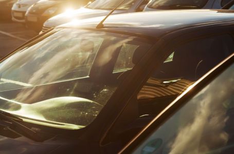 Bračni par iz BiH ostavio dijete zaključano u automobilu sa zatvorenim prozorima