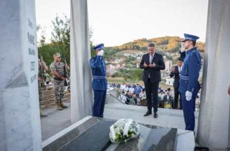 "Neprijatelji države ne vole da nas vide složne": Snažan govor Bećirovića u Bužimu