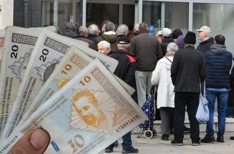 Delić potvrdio: Penzionerima u septembru stiže veća uplata, evo koliko će rasti penzije