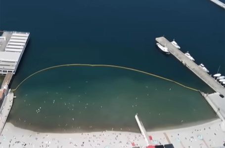Hit plaža u Trstu ruši rekorde: Muškarce i žene razdvaja zid od 74 metra