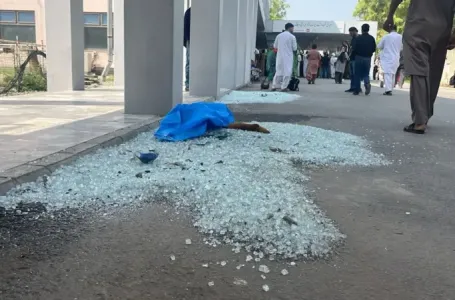 BBC javlja: U požaru u bolnici u Pakistanu poginulo najmanje 14 djece