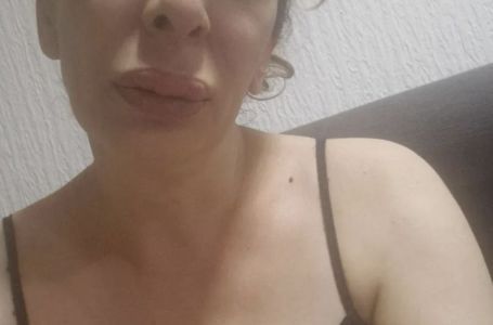 Potresne poruke pjevačice, tvrdi da ju je majka izbacila iz stana: "5 dana nisam jela, na ulici sam"