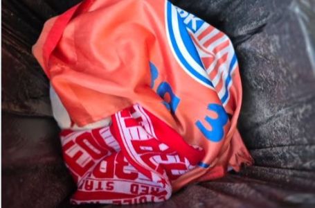 Nakon veličanja Mladića prelomio: Navijač Zvezde poslije više od pola stoljeća bacio dres i šal u...
