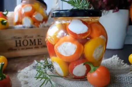 Recept za domaće ljute paprike sa krem sirom: Napravite ih kod kuće začas