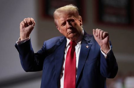 Trump obećao po 5.000 dolara svakom odraslom Amerikancu ako republikanci pobijede na međuizborima