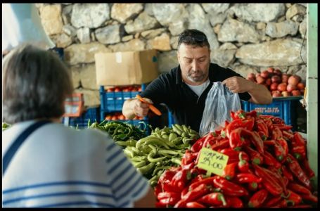 Ovo povrće puca od pesticida, a jedemo ga svakog dana: Samo 1 stvar ga čisti prije jela