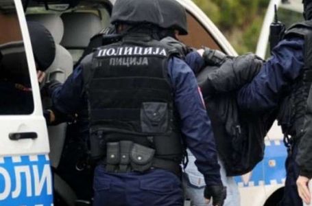 Šta se događa u RS: Uhapšeno šest osoba, zaplijenjeno više vojnih pušaka i eksplozivnih naprava...