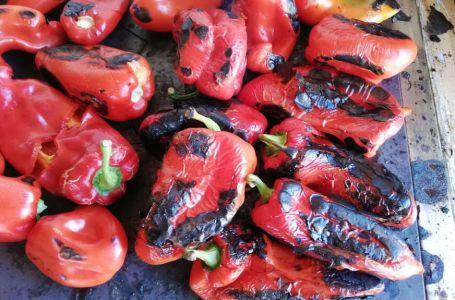 Gomilu paprika za ajvar oljuštite očas posla: Uz ovaj trik kožica se sama skida!
