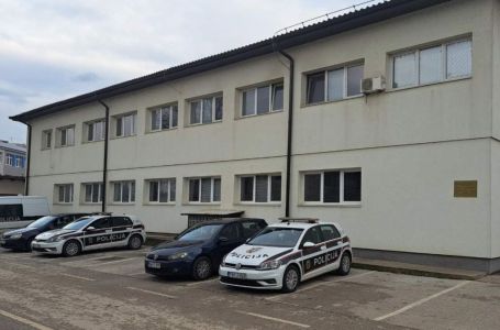 Preminuo policajac koji je pucao sebi u glavu u PS Ilijaš nakon što su ga pokušali uhapsiti