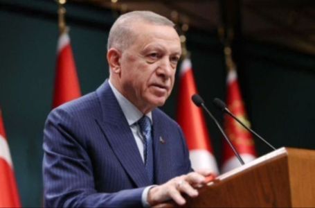 Erdoan poručio Zelenskom: Napadi na komercijalne brodove u Crnom moru su neprihvatljivi