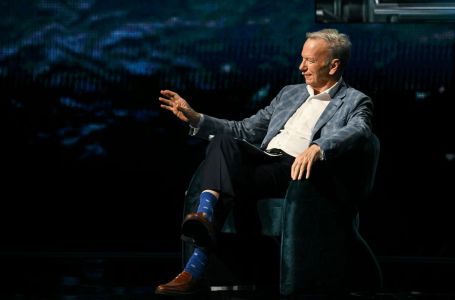 Bivši šef Googlea o budućnosti umjetne inteligencije: "Isključite uređaj"