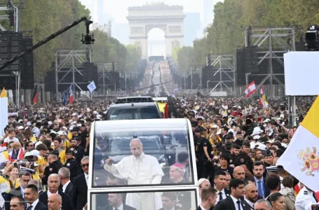 Historijske scene u Parizu: Papa Lav XIV. okupio preko 700.000 vjernika