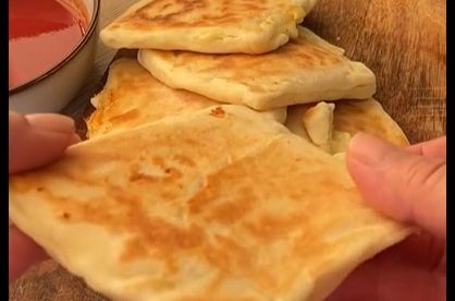 Najbrži doručak na svijetu: Grčke lepinje gotove za 15 minuta, tope se u ustima i idu uz sve