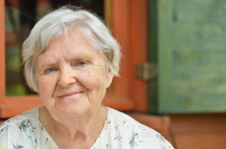 5 mjesta na tijelu koja izazivaju miris starosti nakon 60. godine: Treba ih prati svaki dan