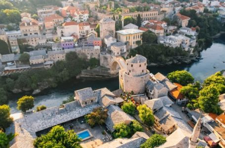 Jedna osoba teže povrijeđena u saobraćajnoj nesreći u Mostaru