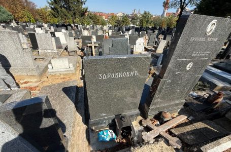 Grob legendarnog pjevača potpuno zapušten, pored njega bačena prazna kesa: Brat mu je bio najveća...