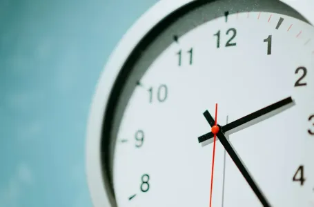 Sat pomjeramo najranije u posljednjih 11 godina: Evo kada vraćamo kazaljke unazad i spavamo duže