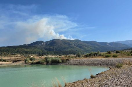 Požar na Čvrsnici i dalje aktivan, širi se podzemnim žilama