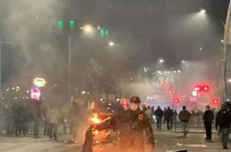 U nasilnim protestima u Prištini povrijeđeno najmanje 18 osoba