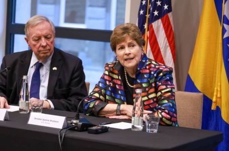 Američki senatori došli u BiH: Otvorili pitanje Dodikovih miliona, traže povratak sankcija